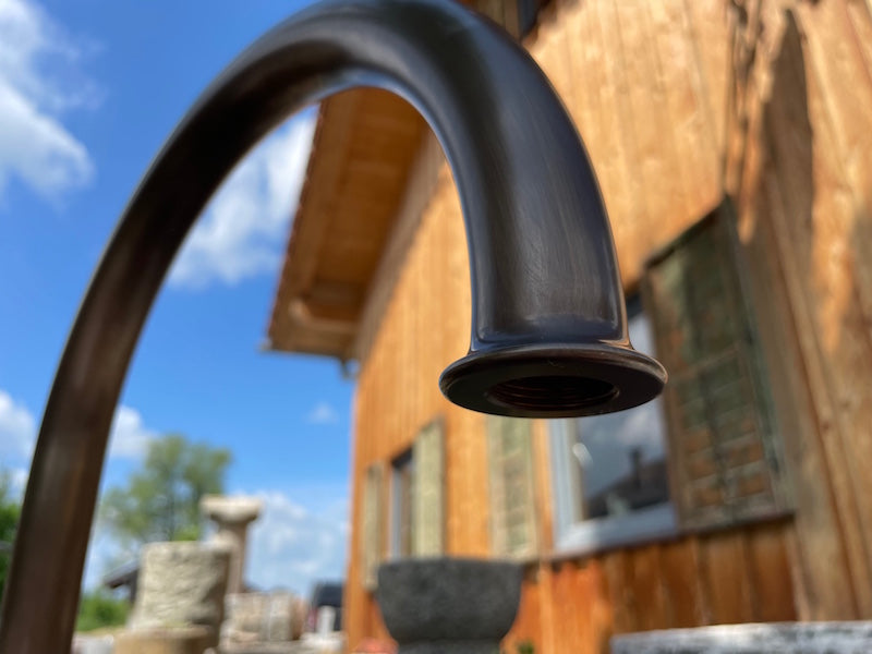 Messingwassereinlauf Findlingsbrunnen