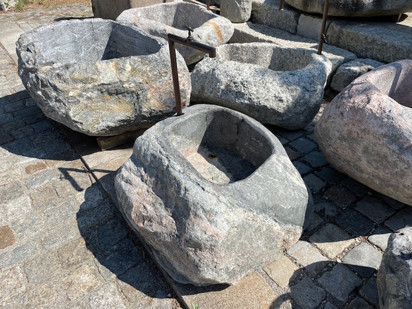 Findlingsbrunnen aus Tirol