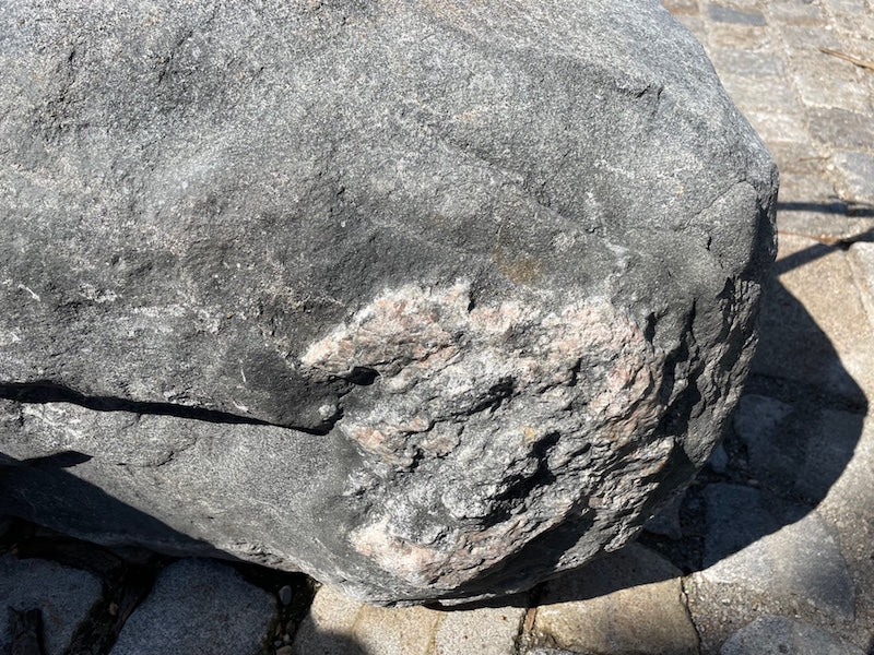 Findlingsbrunnen aus Tirol