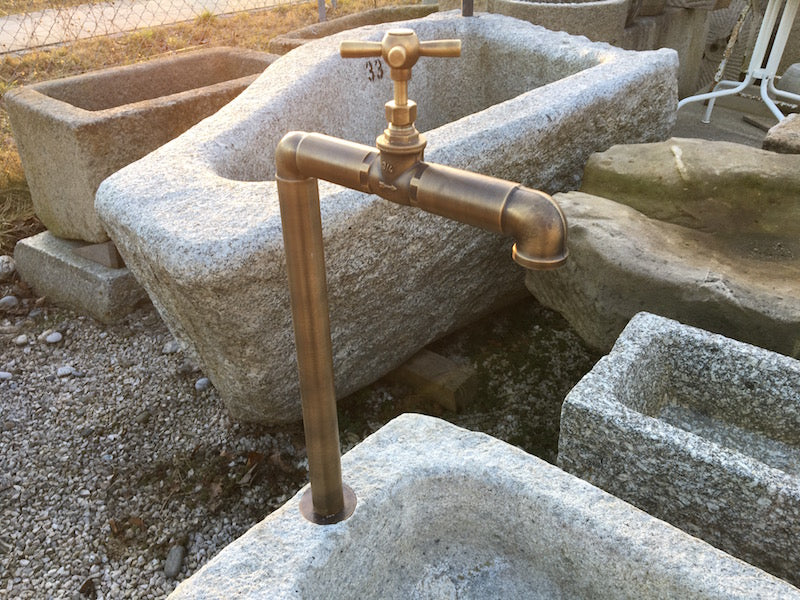 Wasserhahn für Granitbrunnen