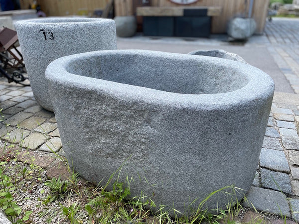 Granitbrunnen oval