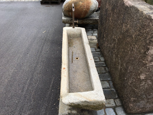 Wassertrog Seitenansicht