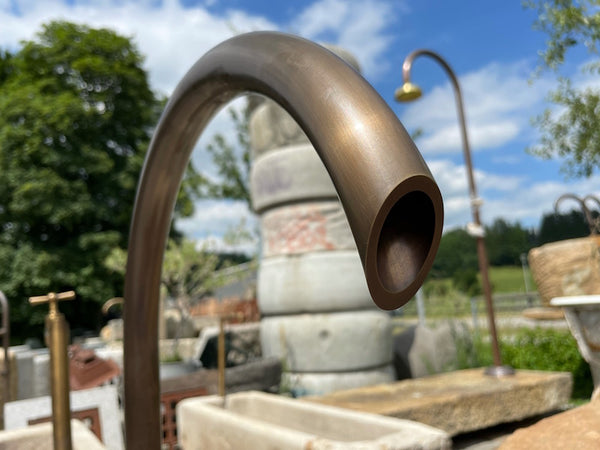 Säule mit Wasserhahn