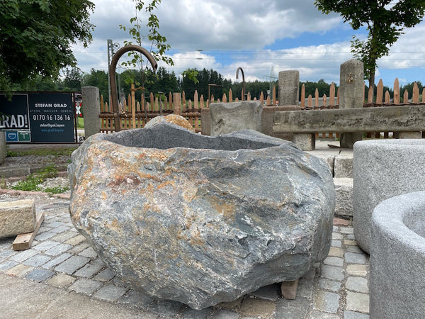 Gartenbrunnen aus Stein