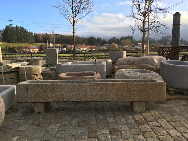 Alter Brunnentrog Vorderansicht