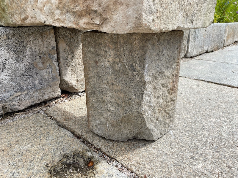 Oberfläche Natursteinbrunnen Garten