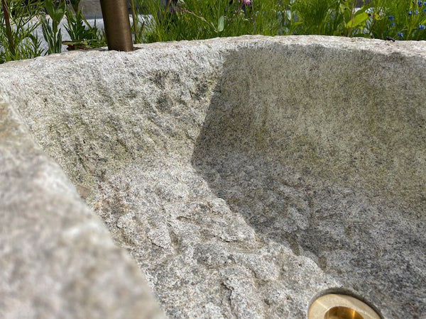 Natursteinbrunnen Garten Brunnebecken