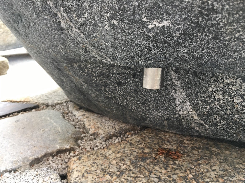 Findlingsbrunnen aus Diabas