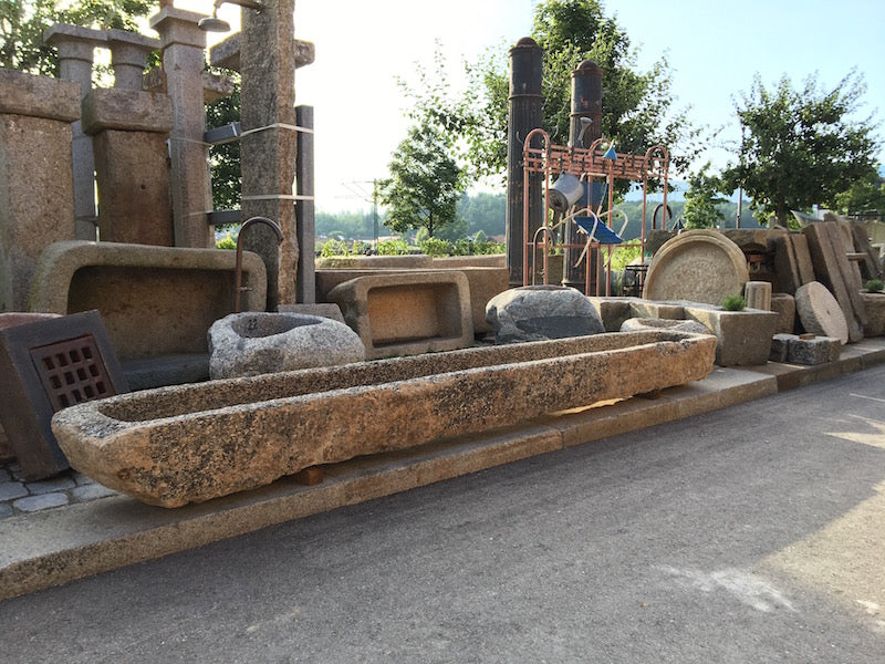 Wassertrog Granit Seitenansicht