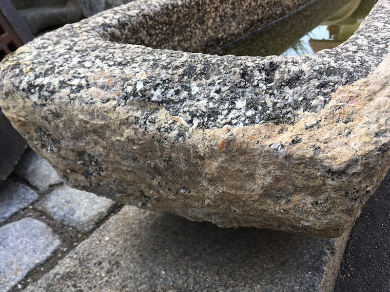 Wassertrog Granit Stirnseite