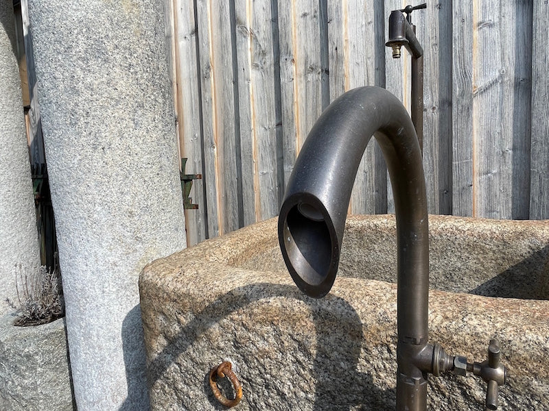 Alter Granitbrunnen