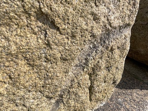 Alter Granitbrunnen Oberfläche