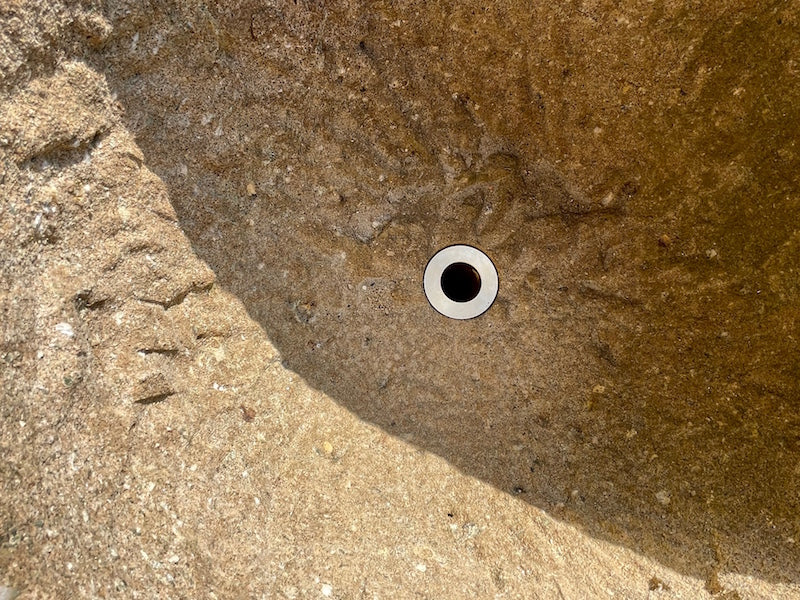 Alter Brunnen aus Sandstein Brunnenbecken