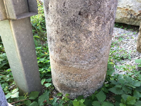 Steinsäule mit Kapitell Antik