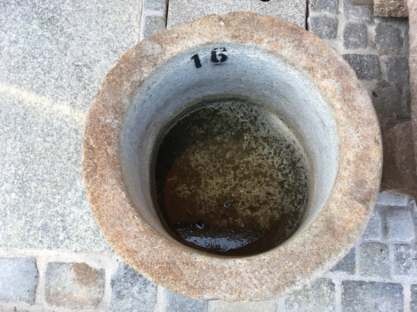 Altes Granitgefäss Draufsicht