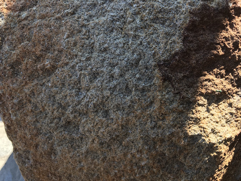 Granit Futterbecken Seitenansicht