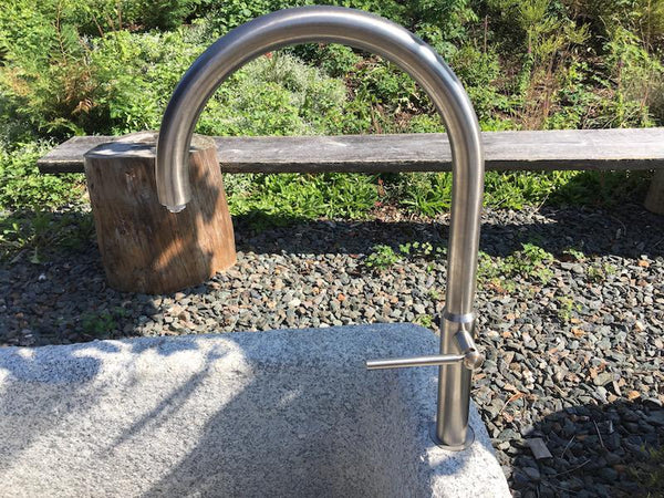 Wasserhahn Brunnen Edelstahl