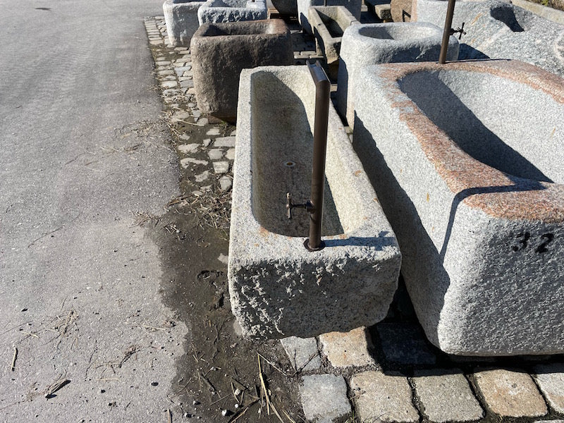 Alter Futtertrog raue Oberfläche