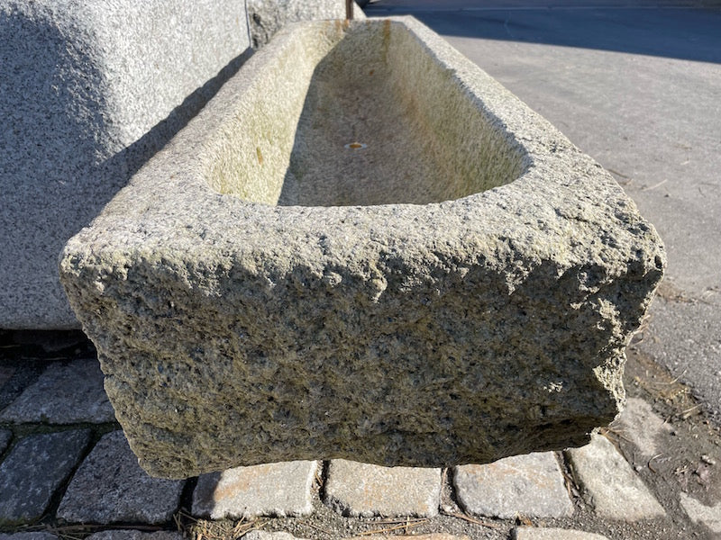 Alter Futtertrog Seitenansicht