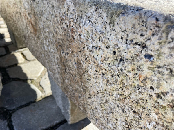 Alter Futtertrog aus Stein