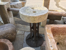 Mühlstein Tisch