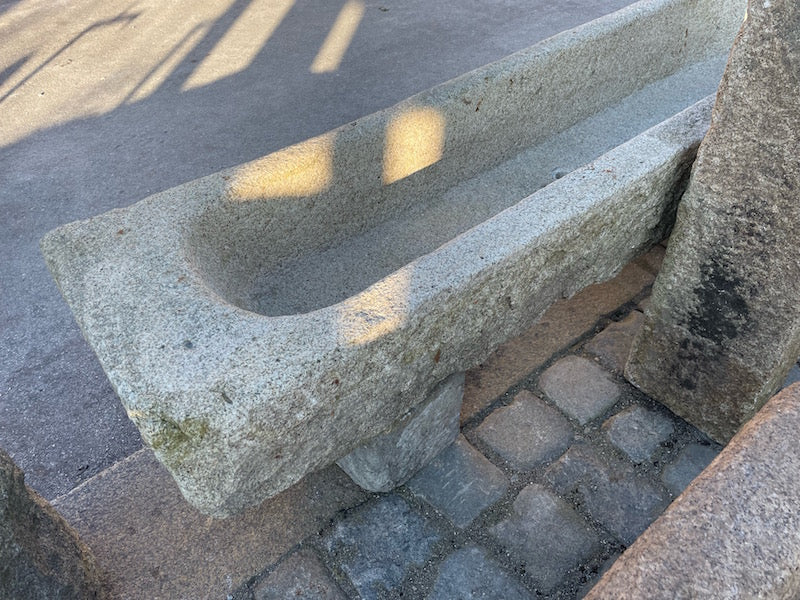 Steintrog rechteckig Rückansicht