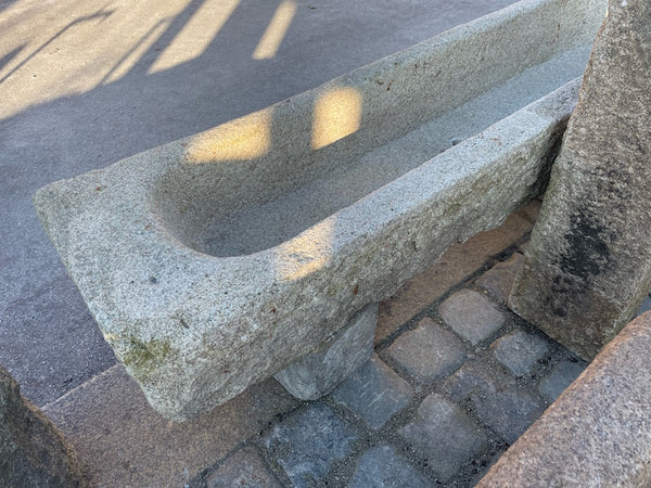 Steintrog rechteckig Rückansicht