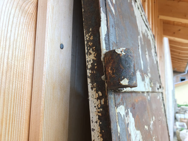 Alte und Moderne Metalltüren