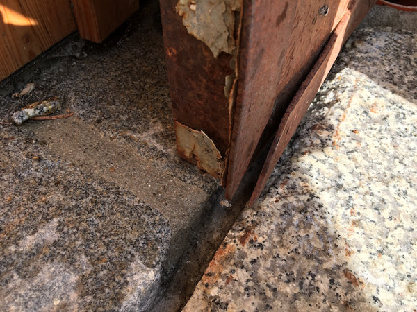 Alte und Moderne Metalltüren