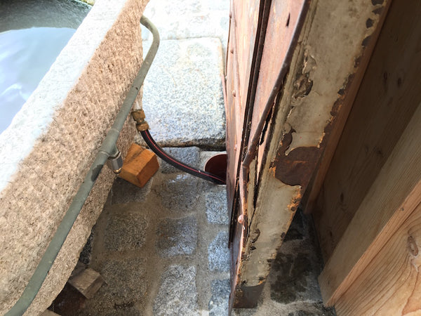 Alte und Moderne Metalltüren