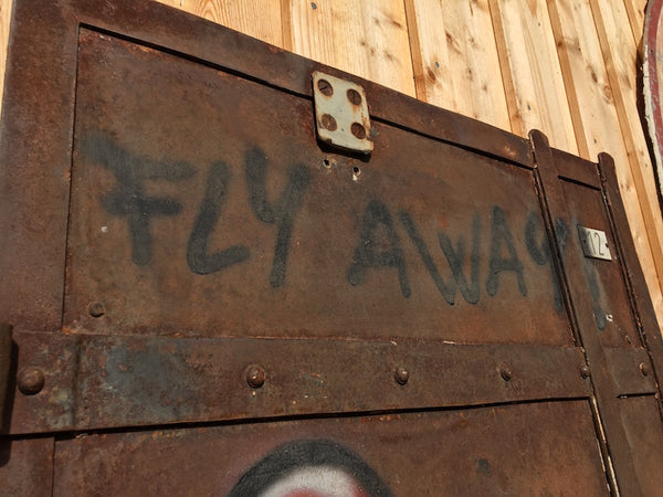 Alte und Moderne Metalltüren