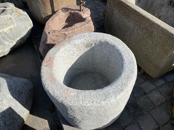 Granitbrunnen rund - konisch kaufen