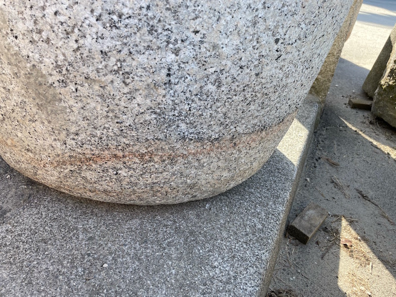 Granitbrunnen rund - konisch