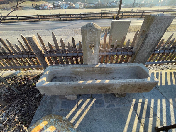 Wasserbrunnen Garten Stein