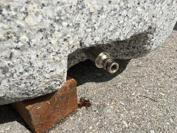 Granitbrunnen rund mit Edelstahleinlauf