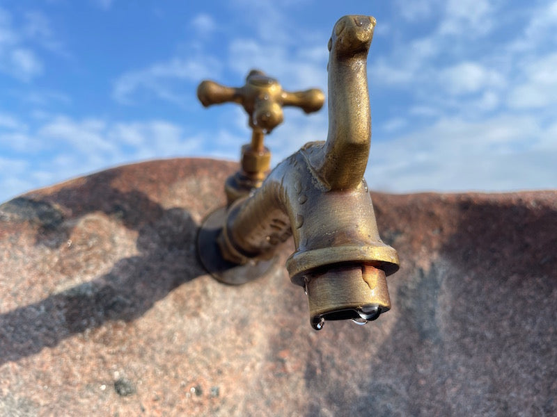 Wasserhahn Wandmontage Garten Detail