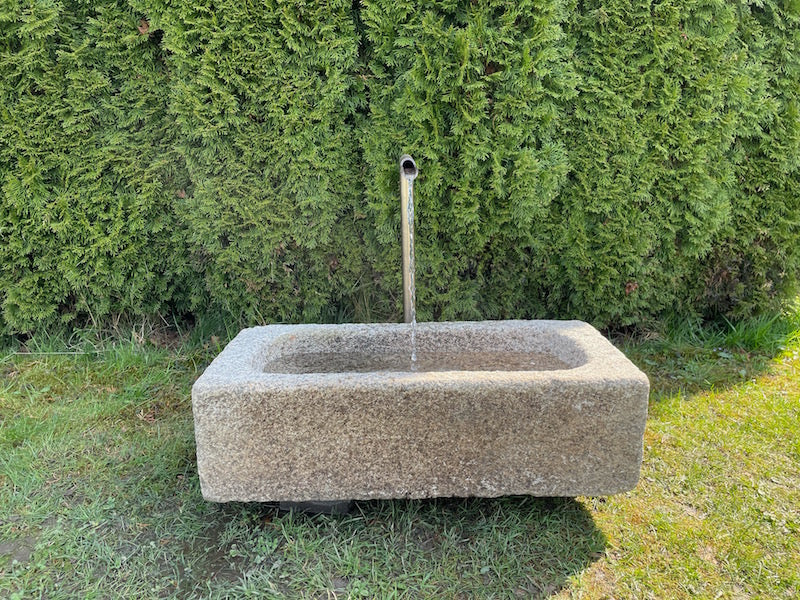 Gartenbrunnen klein Vorderansicht