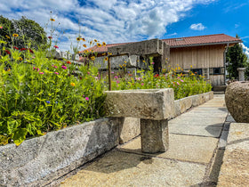 Natursteinbrunnen Garten