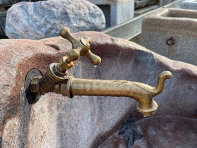 Wasserhahn Wandmontage Garten