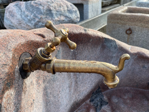 Wasserhahn Wandmontage Garten