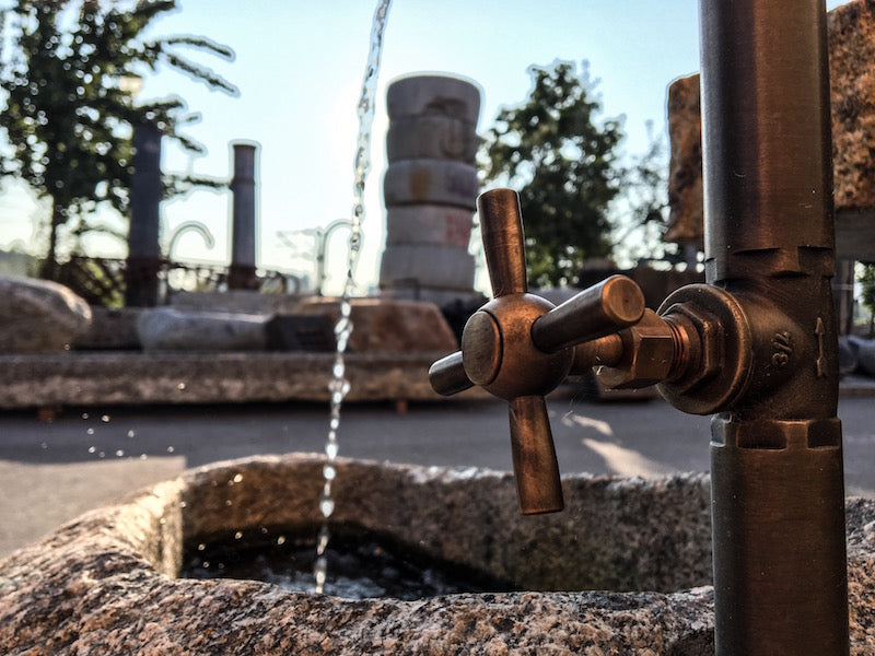 Wasserstelle im Garten Handrad