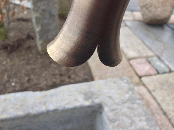 Steinbrunnen Garten Tirol