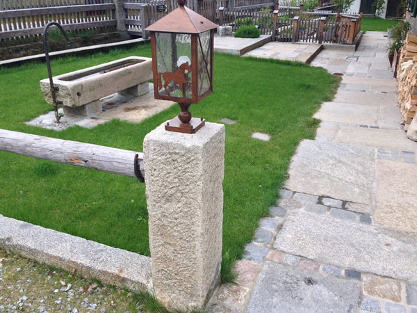 Alte Granitpfosten für Zaun