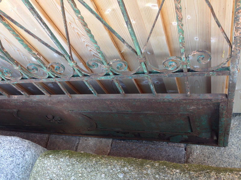 alter verrosteter Zaun