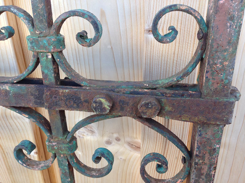 alter Metallgartentor