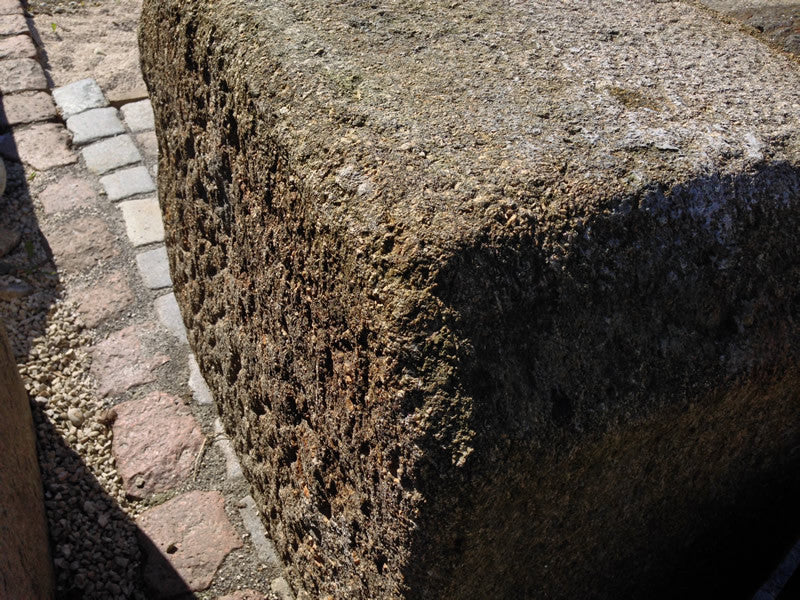 Steinbrunnen raue Oberfläche
